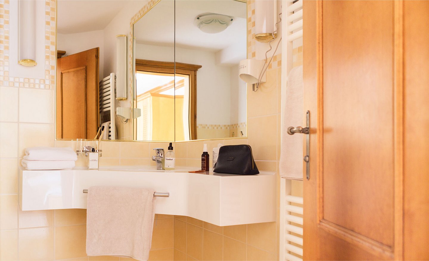 Schönes Zimmer im Winter- und Sommerurlaub Zöblen Schönes Zimmer im Winter- und Sommerurlaub Zöblen